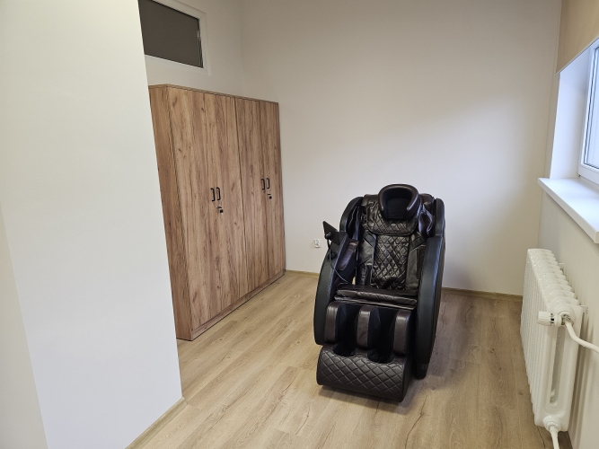 Na seniorów czeka w Dziennym Domu SENIOR+ w Krośnie fotel do masażu