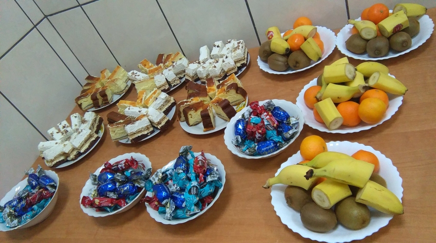 Uczestnicy Dziennego Domu SENIOR+ w Książnicach Małych mogą liczyć nie tylko na ciepły obiad, ale i na dostęp do przekąsek