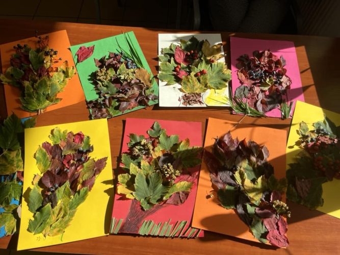 Dzienny Dom Pomocy w Jastrzębiu-Zdroju - W ramach proponowanych aktywności seniorzy wykonują rękodzieło, kartki świąteczne, a także prace plastyczne