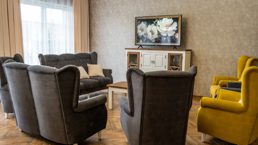 Wspólny salon w Domu Seniora Irenka w Silnie