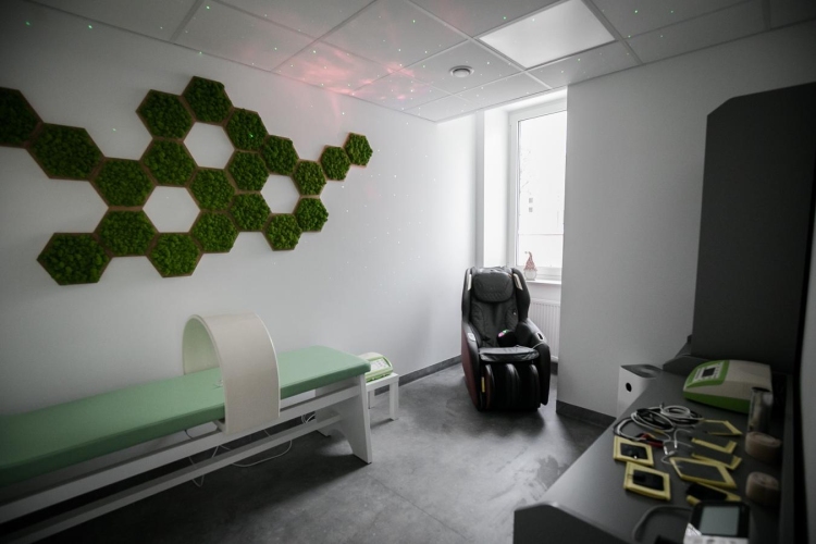 Bielańskie Centrum Wsparcia Seniora w Warszawie dysponuje nowoczesny i profesjonalnym sprzętem do rehabilitacji