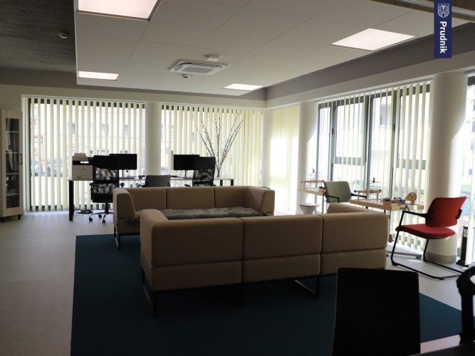 Sala pobytu dziennego w Dziennym Domu SENIOR+ w Prudniku