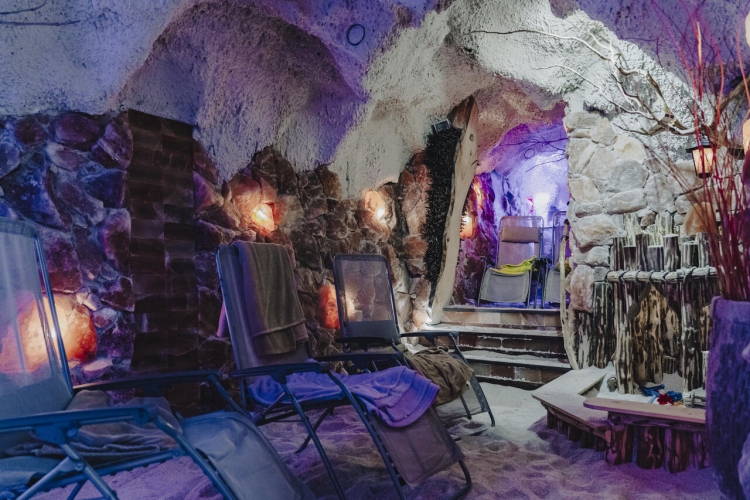 Luksusowy Ośrodek Wczasowy BLUE RESORT we Władysławowie oferuje seniorom seanse w grocie solnej