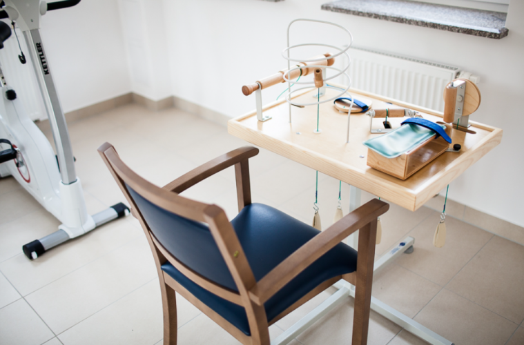 Dom Dla Seniora "Na Leśnej" w Jaroszowcu dysponuje profesjonalnym sprzętem do kinezyterapii i terapii manualnej